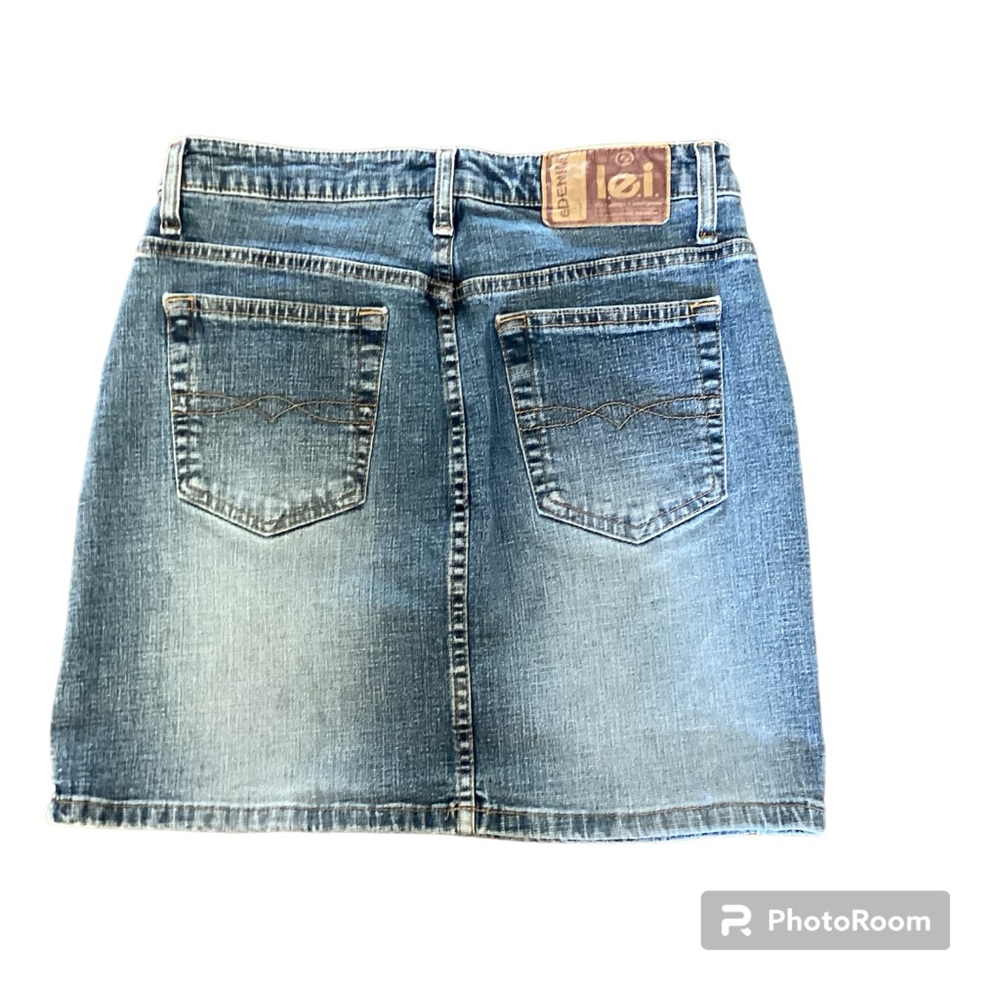 Y2K L.E.I Juniors Jean Skirt Size 3 Medium wash with light wash accents
